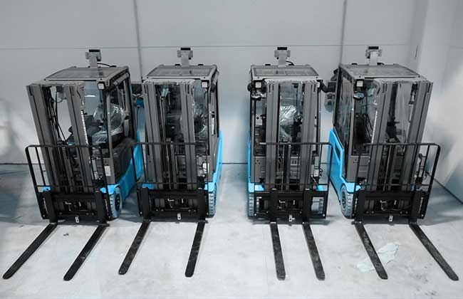 4 Gabelstapler ausgestattet mit dem Iot-Kit von IdentPro